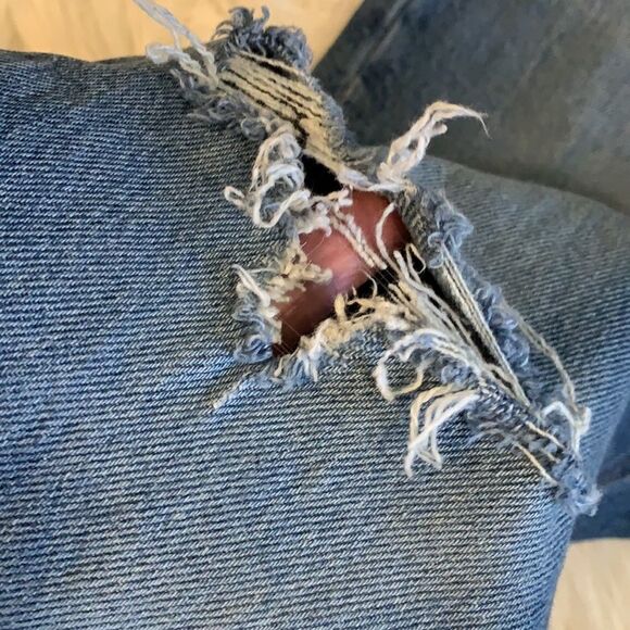 Levi’s 36/32 distressed denim jeans. - Picture 8 of 10